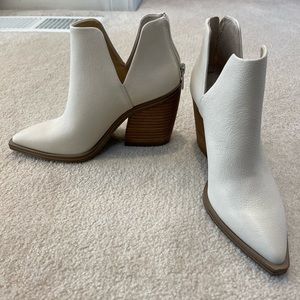 Vince Camuto Bootie